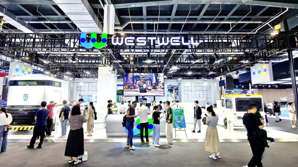 配资app下载 再进《流浪地球 3》片场，这家企业升级新能源无人牵引车